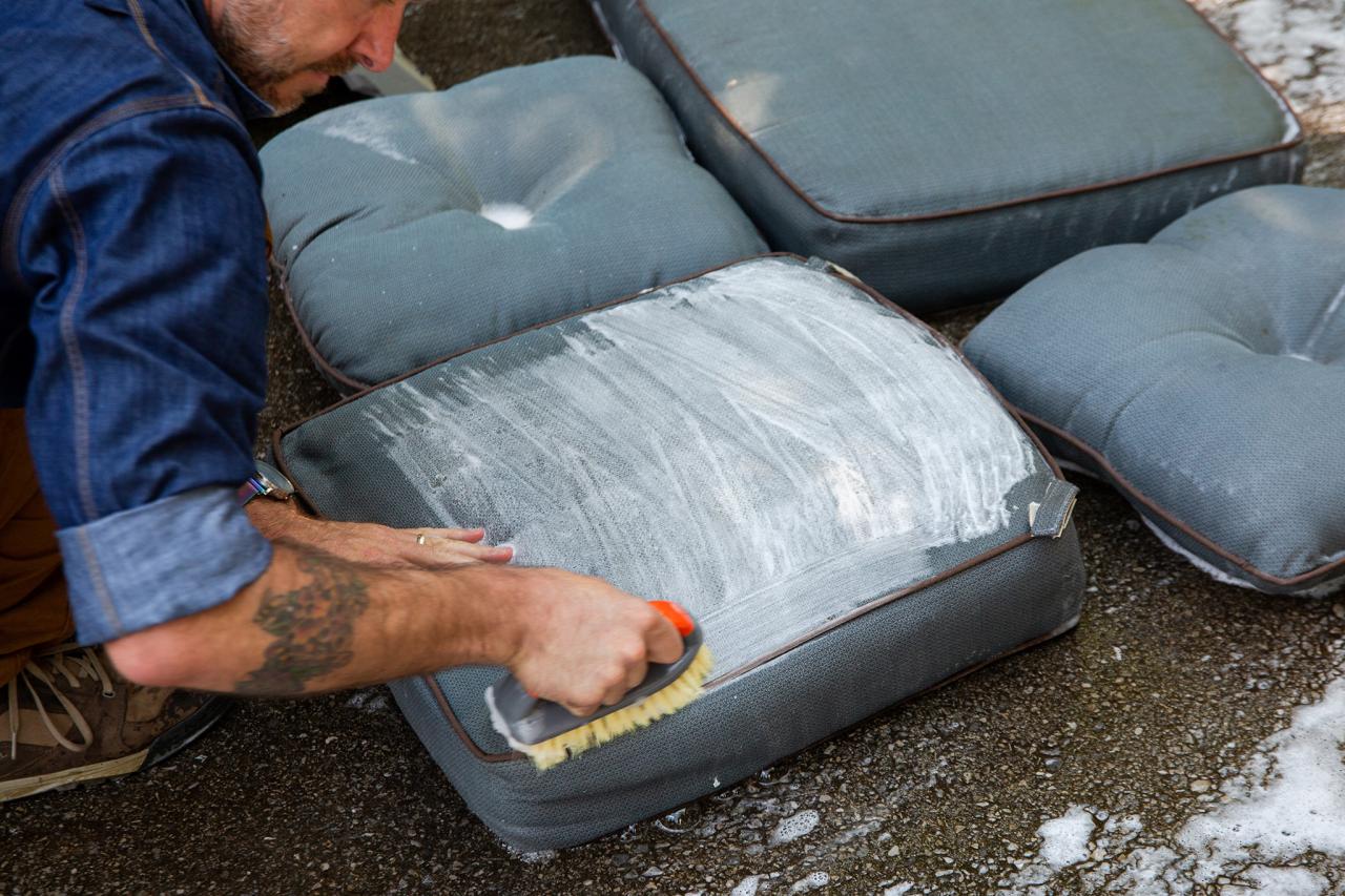 clean patio cushions with mildew