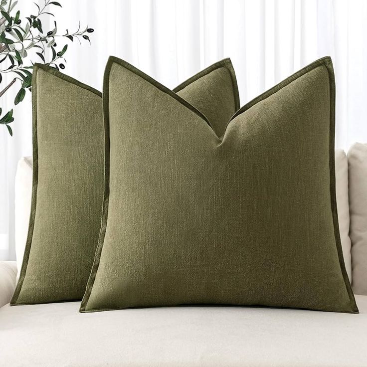 green throw pillows